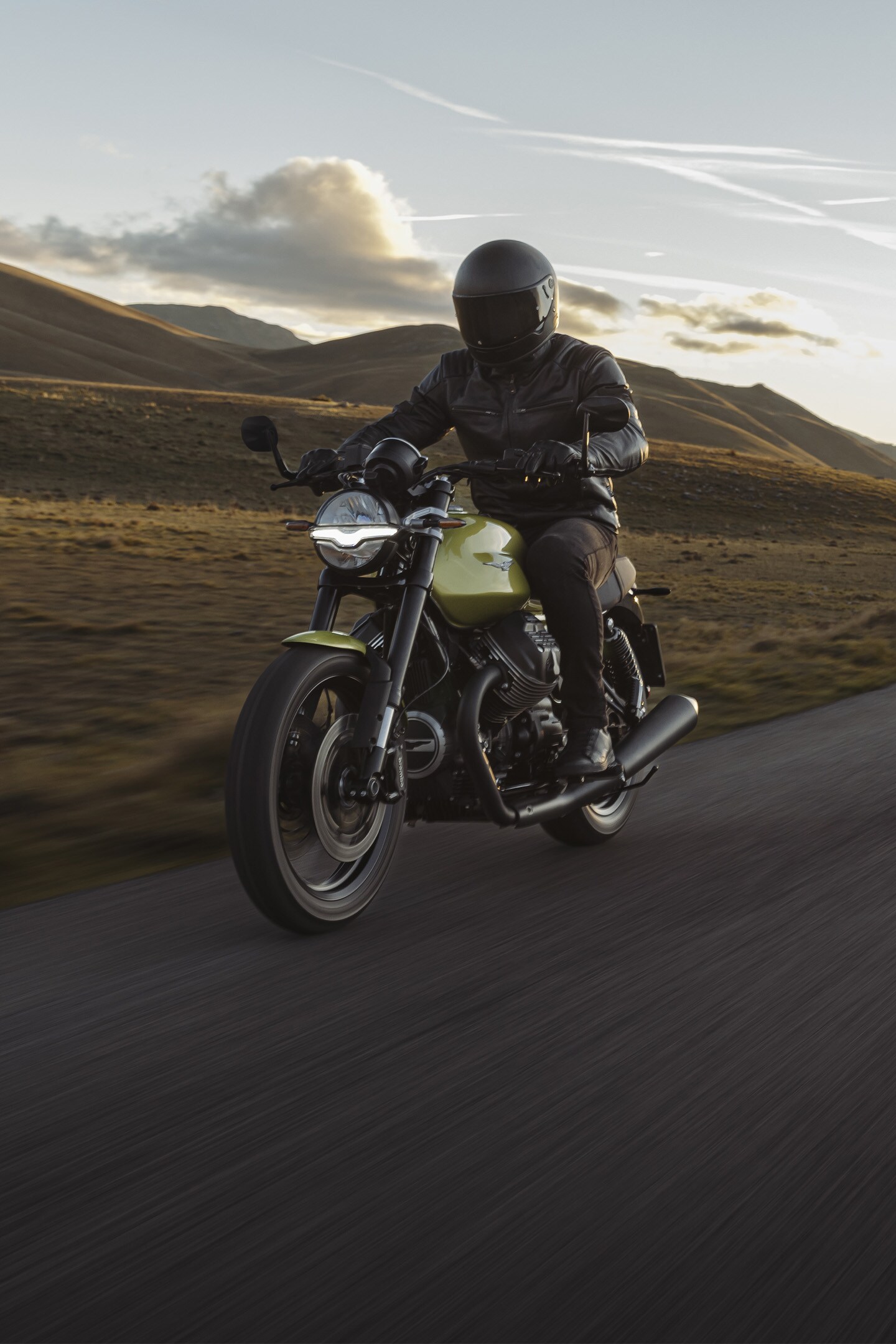 MOTO GUZZI V7 ルマンカウル　オスカー製 Wide Magazine