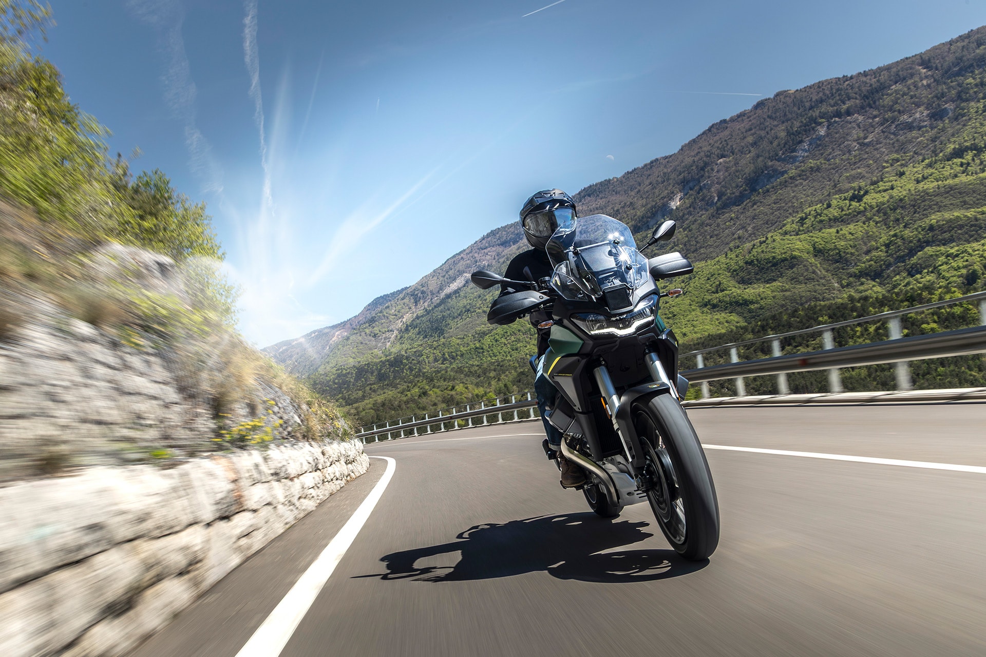 Moto Guzzi Stelvio PFF Rider Assistance Solution 1000 — sfeerbeeld 6