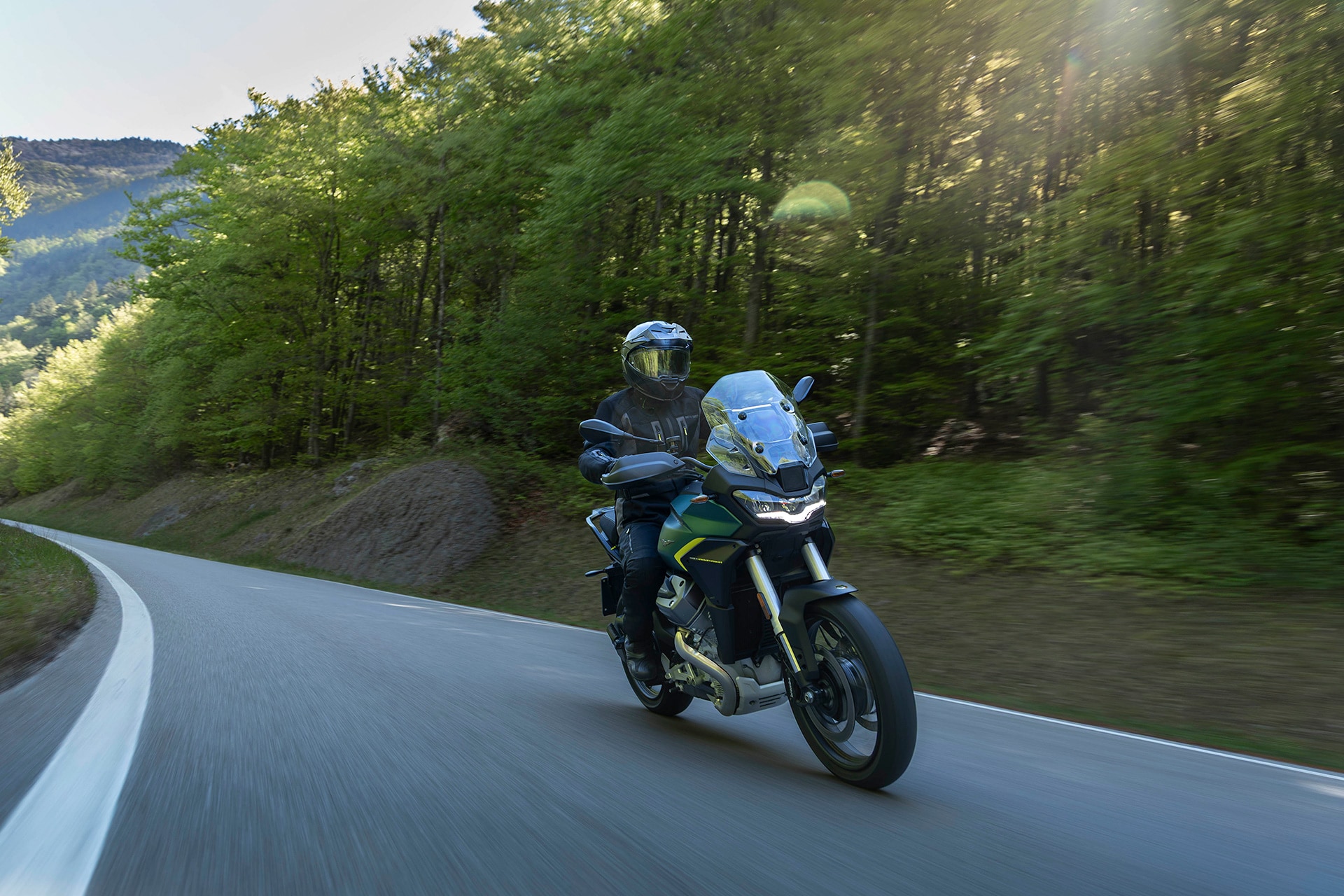 Moto Guzzi Stelvio PFF Rider Assistance Solution 1000 — sfeerbeeld 4