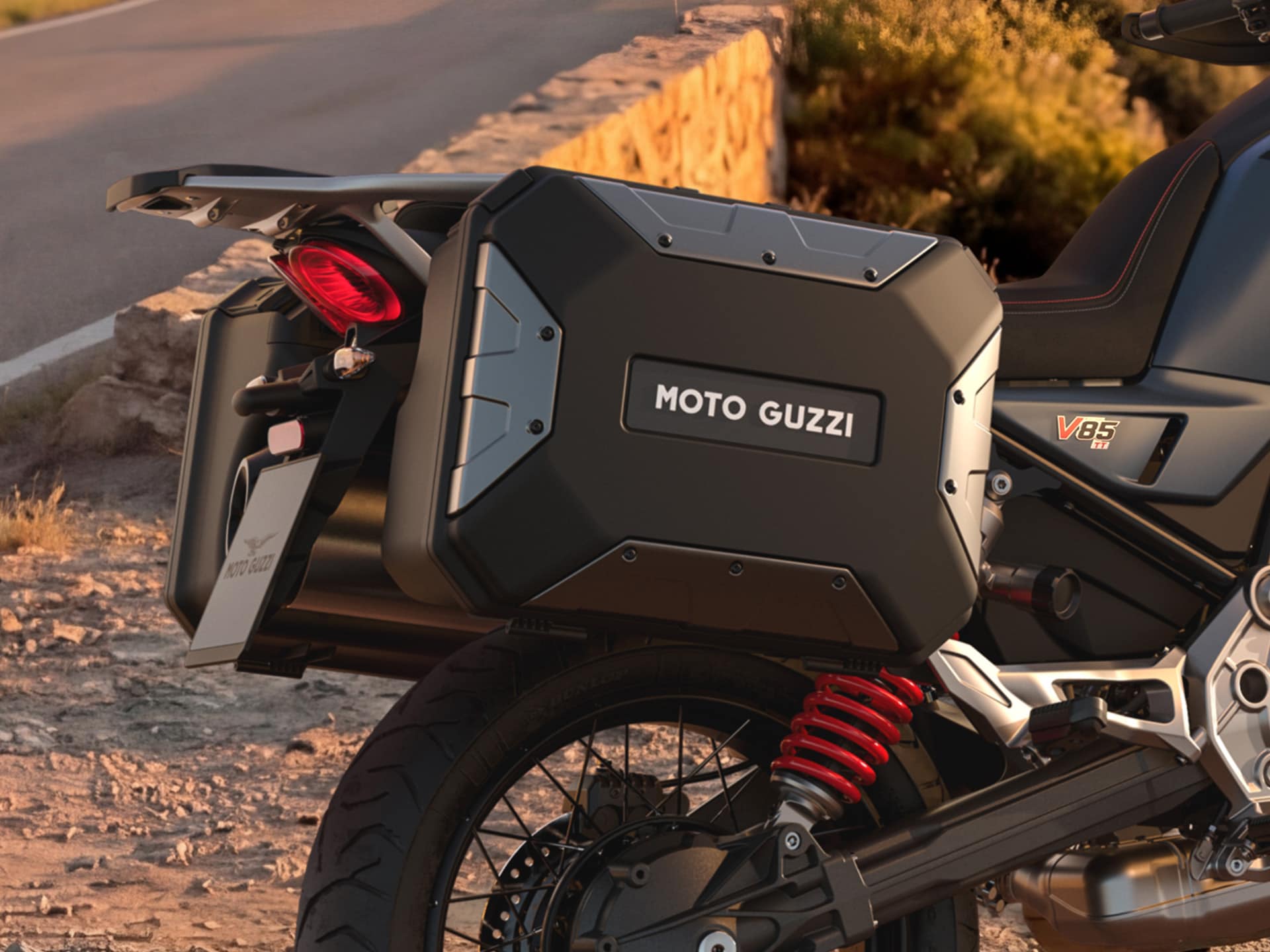 Moto Guzzi V85 TT Travel 850: price, consumption, colors